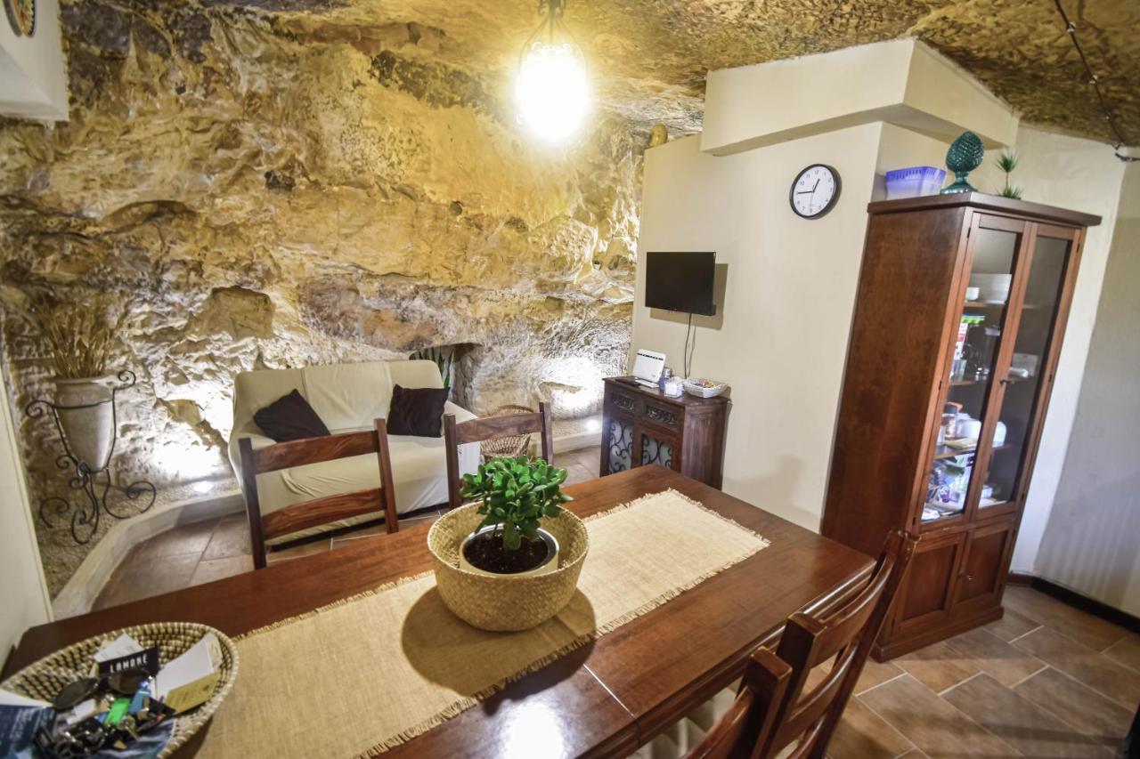 Domum In Petra Casa Nella Roccia Self Check - In Βίλα Μόντικα Εξωτερικό φωτογραφία